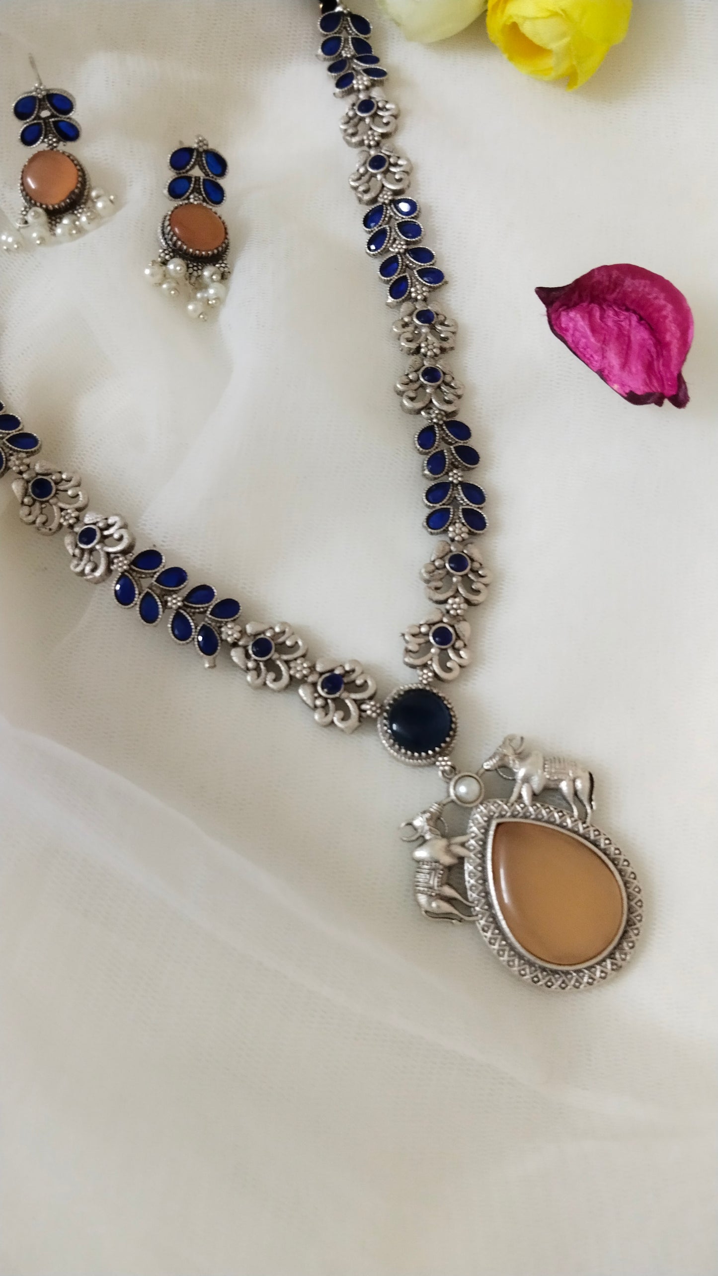Blue with peach stone elephant silver Replica neckwear with earrings